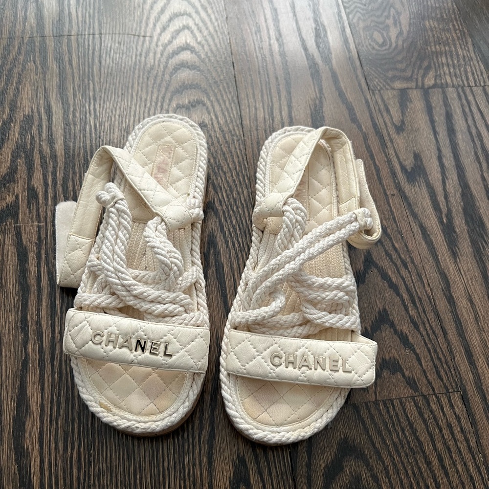 CHANEL interlocking CC logo Sandals size 39 EU beige
